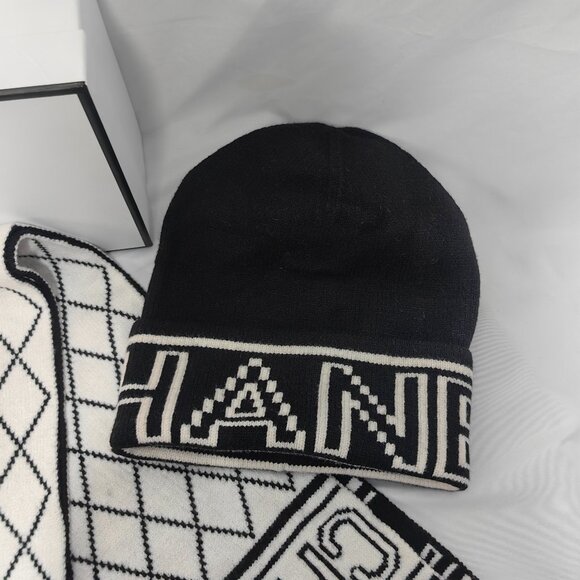 Chanel Monochrome Diamond Pattern Scarf and Beanie Set - Picture 2 of 4